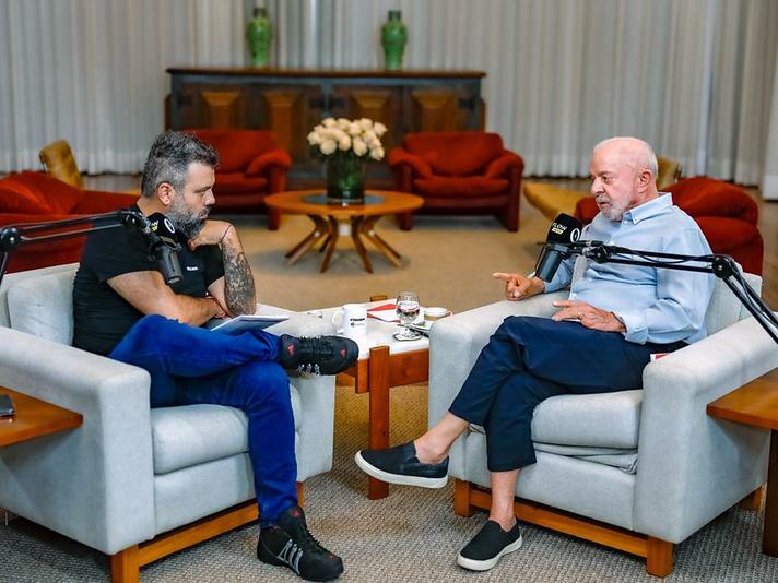 Lula durante entrevista ao Flow Podcast, no Palácio da Alvorada.