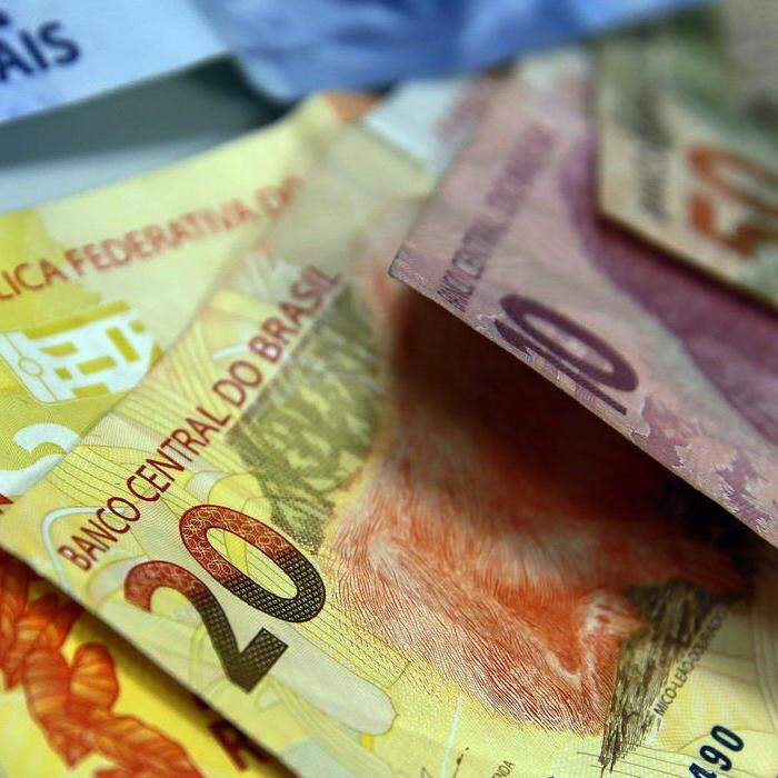 Essa nota de R$ 10 pode valer até R$ 4 mil; confira seu bolso e carteira