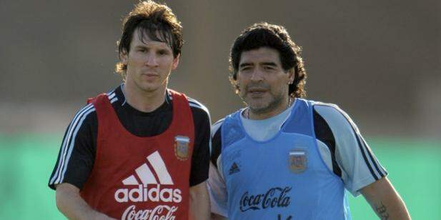 Com esse título já podemos dizer que Messi é maior que Maradona? : r/futebol
