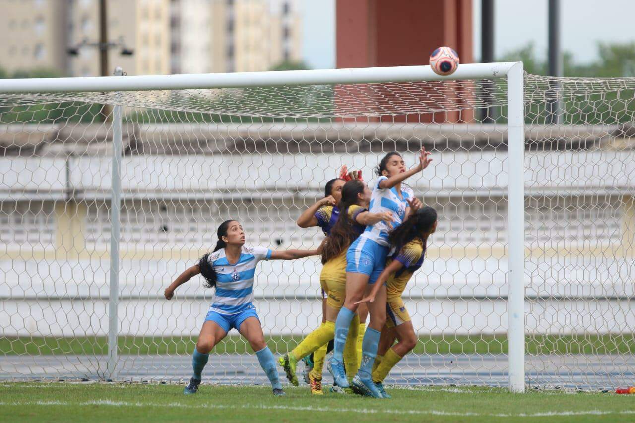 Há 80 anos, mulheres eram proibidas de jogar futebol; confira como era o  panorama no Pará | Futebol | O Liberal