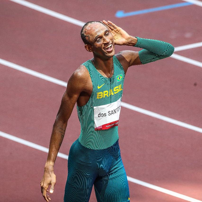 Brasiliense é campeã dos 100 metros com barreiras no Mundial Escolar de  Atletismo