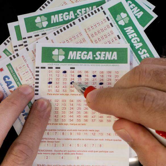 Homem perde prêmio de R$ 35 mil da Mega-Sena após cartão estornar