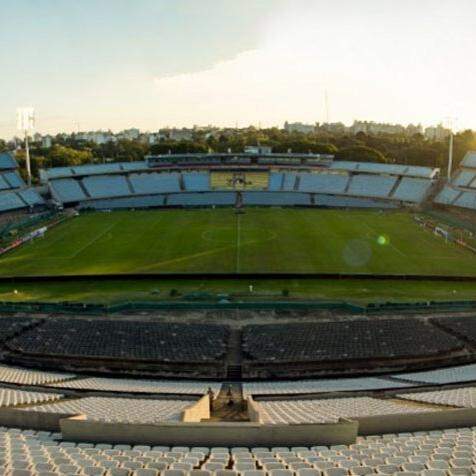 Uruguai x Brasil no Centenário vale muito mais do que um jogo - Lance!, jogo  de futebol que não vale pontos 