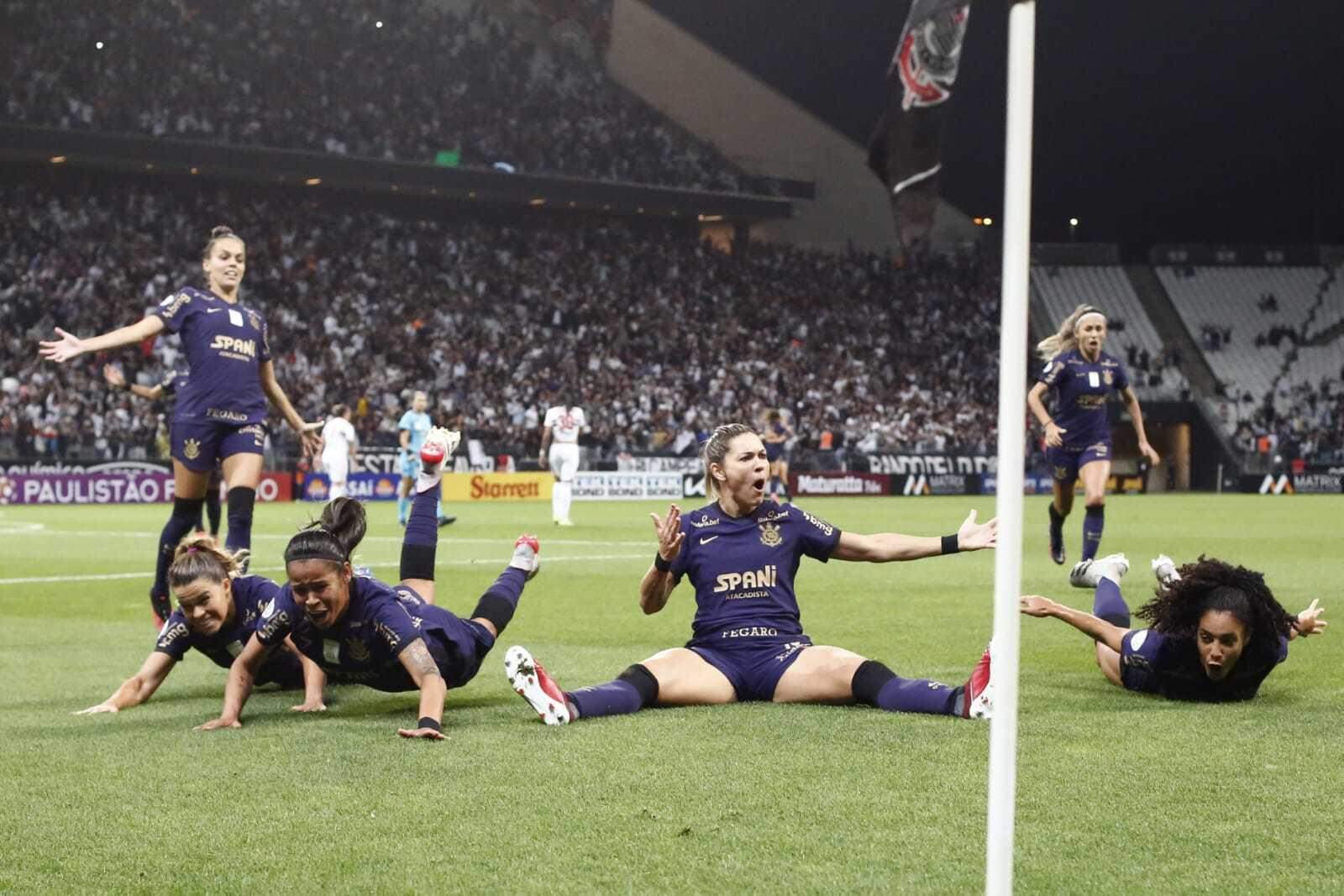 Com gol aos 45 do 2º tempo e recorde de público, Corinthians bate o São  Paulo e é campeão paulista feminino - Lance!