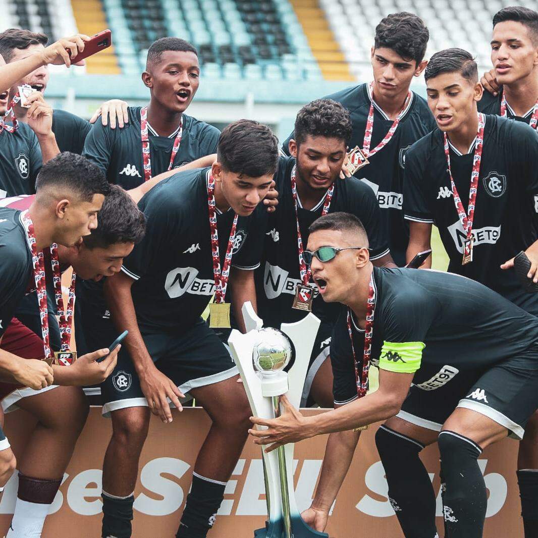 Jogadores da categoria de base do Clube do Remo incentivam doação de sangue  e cadastro de medula