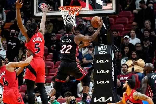 Miami Heat x Charlotte Hornets: Veja onde assistir ao vivo, quintetos  titulares e horário de jogo pela NBA