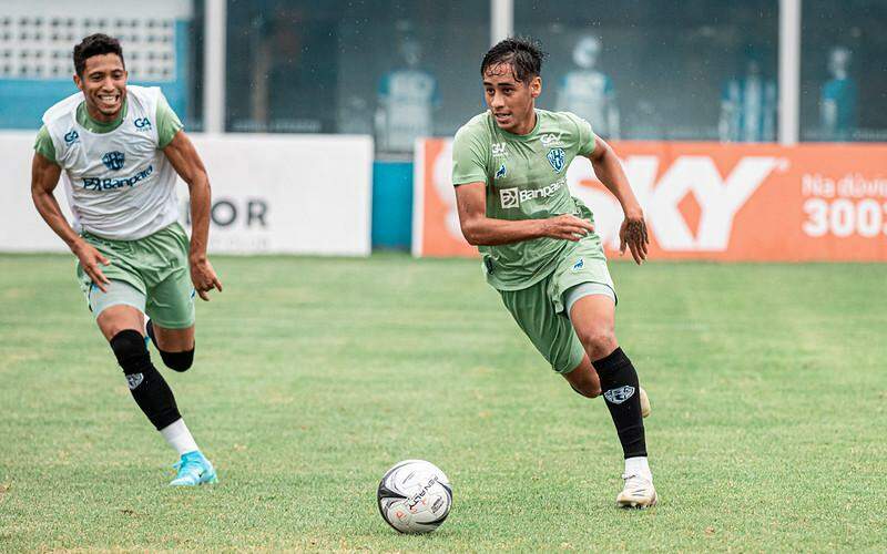 Paysandu dá chocolate no Atlético-CE no Domingo de Páscoa em sua estreia na  Série C - ZÉ DUDU