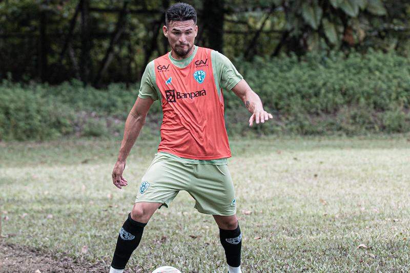 Lucas Costa não treina com elenco do Paysandu e é dúvida para
