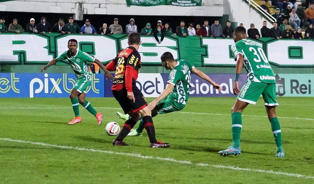 Saiba onde assistir os jogos de futebol neste domingo (06/03) - Alô Poços