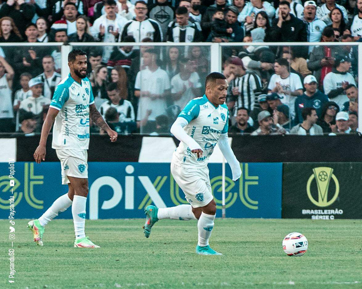 Árbitro De Figueirense E Paysandu Relata Arremesso De Bomba E Cadeira ...