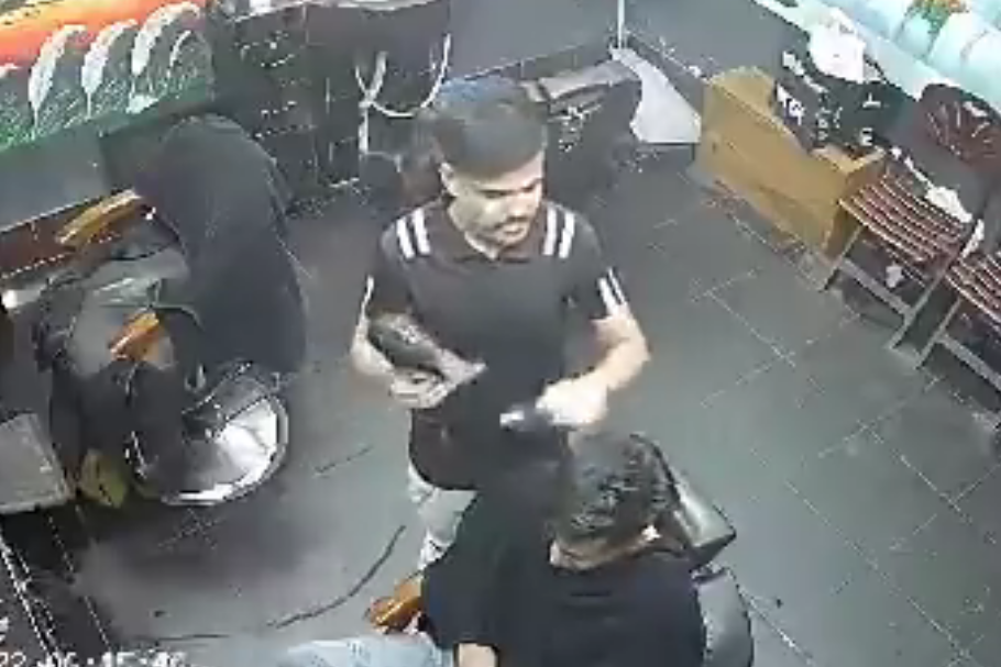 Dois homens morrem após explosão de secador em barbearia; vídeo