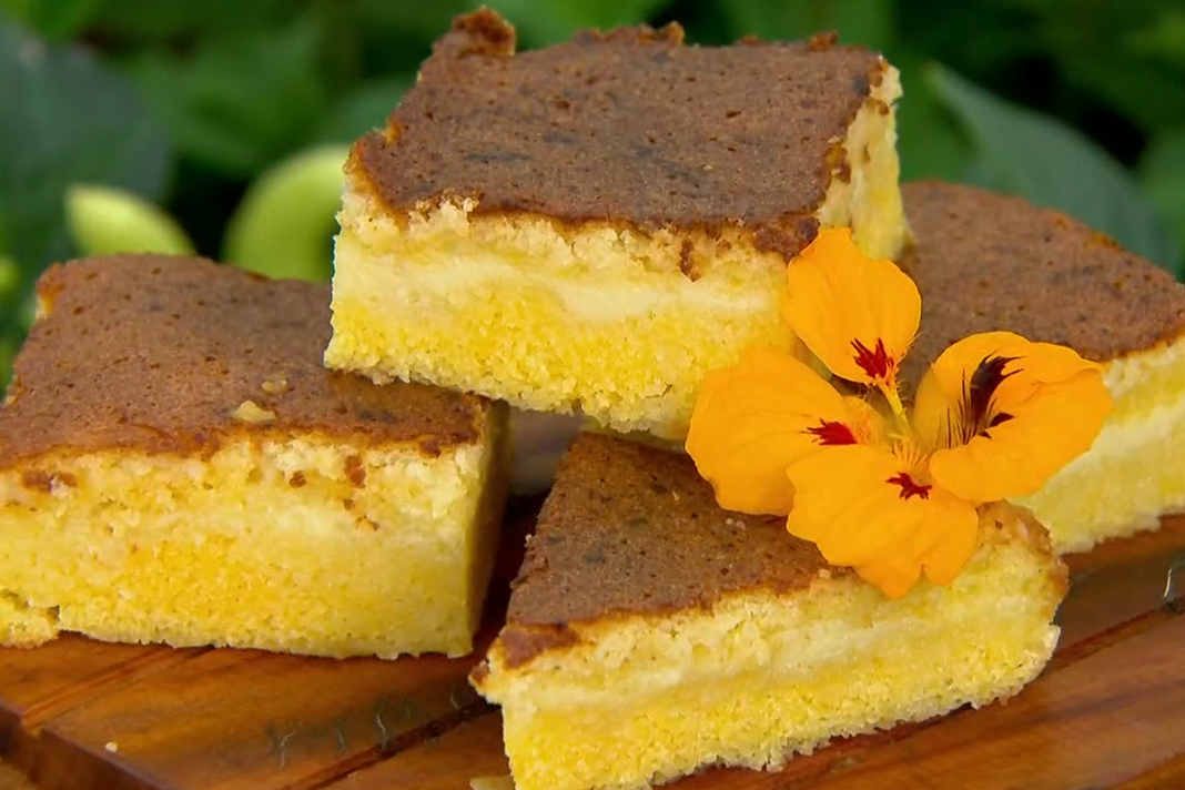 Bolo de fubá (Cornmeal Cake) - Sabor Brasil