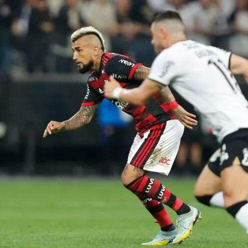 O grande jogo da Premier League teve poucas oportunidades, mas a sorte  sorriu ao Arsenal aos 86' e agravou a má fase do Manchester City