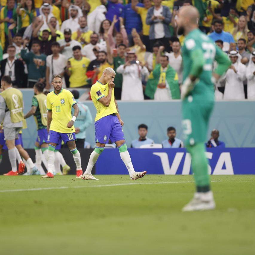 Richarlison vira mascote da esquerda na Copa do Qatar