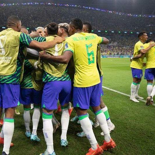 No apagar das luzes, Irã vence País de Gales e segue vivo na Copa