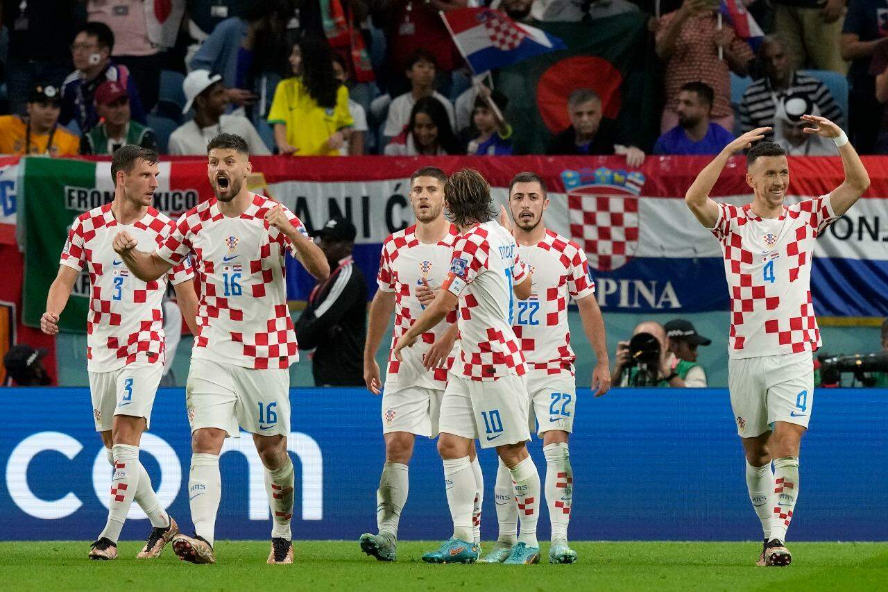 Resultado: Croácia vira o jogo, vence a Espanha e se classifica em primeiro  no grupo D, Esportes
