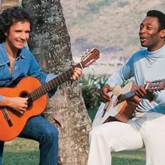 Pelé e Chico Buarque: o Rei que queria ser músico e o cantor que sonhou ser  jogador