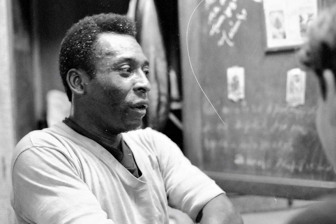 Pelé no dicionário: entenda o significado do novo adjetivo da