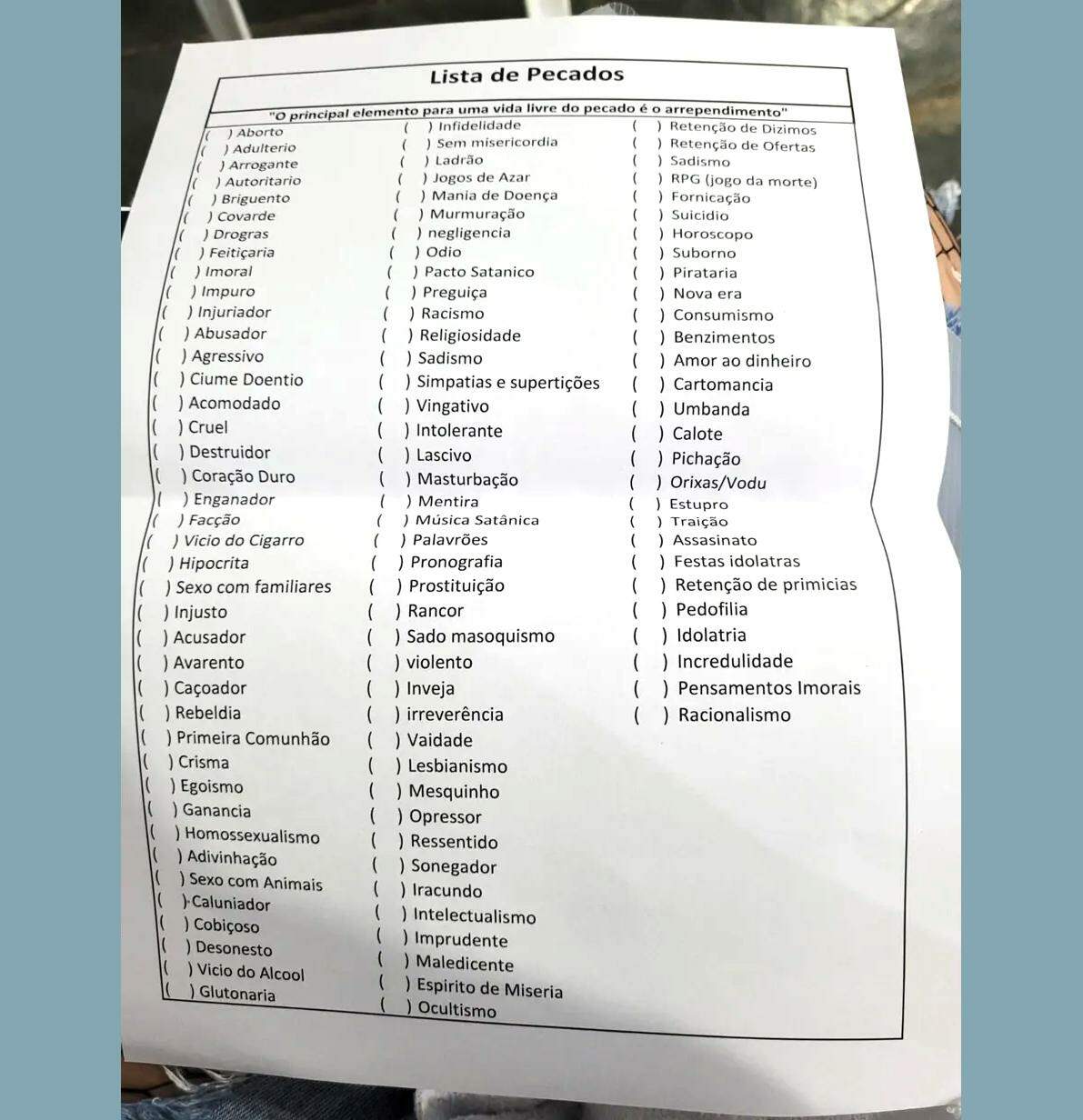 Lista de pecados' que inclui horóscopo e assassinato viraliza e causa  polêmica