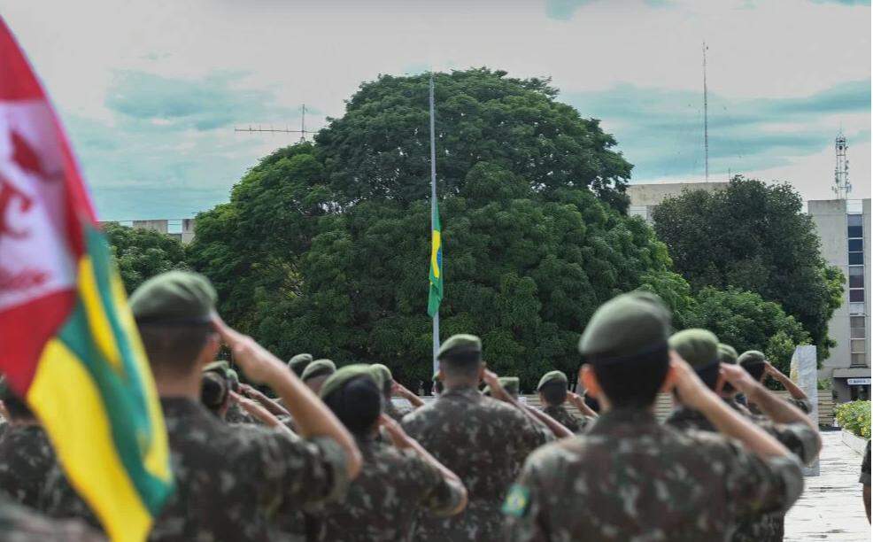 PEC que impede militares de se candidatarem divide Forças Armadas