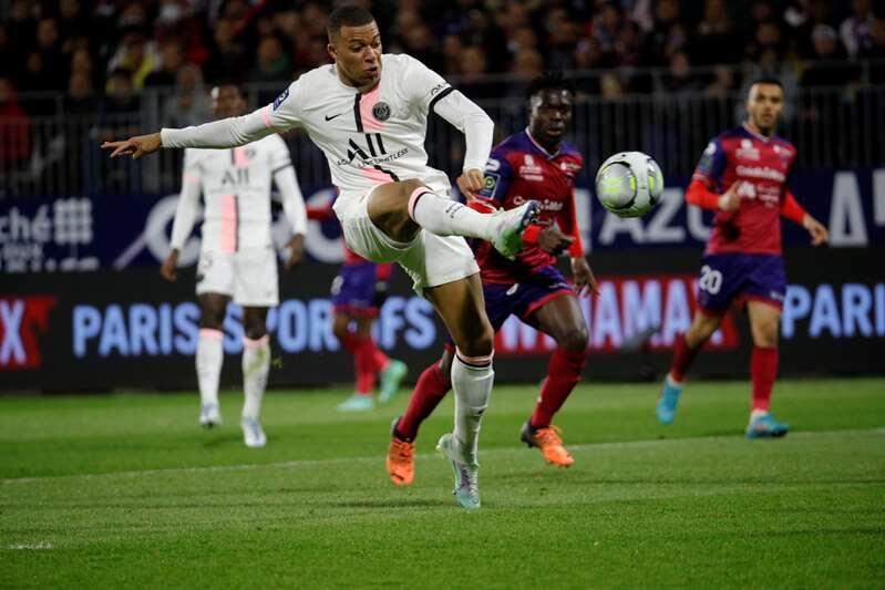 Empate em Clermont  Paris Saint-Germain