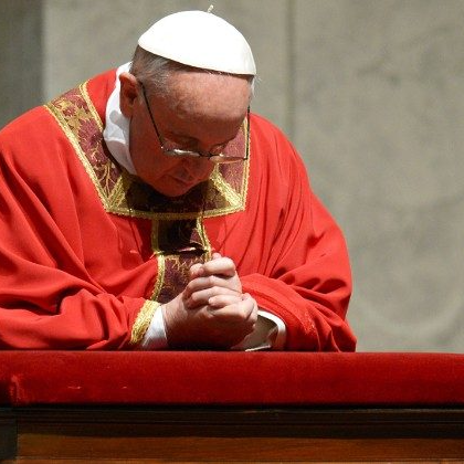 Não estou bem de saúde.” Papa Francisco interrompe audiência no