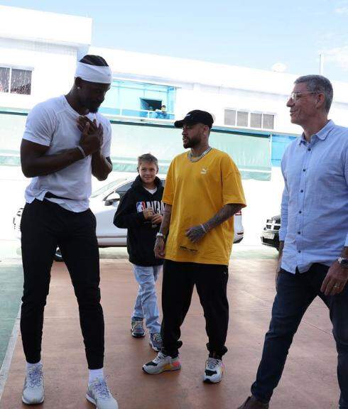 FILHO DO NEYMAR DAVI LUCCA FOI O TRADUTOR DO JIMMY BUTLER!!! SUPREENDE