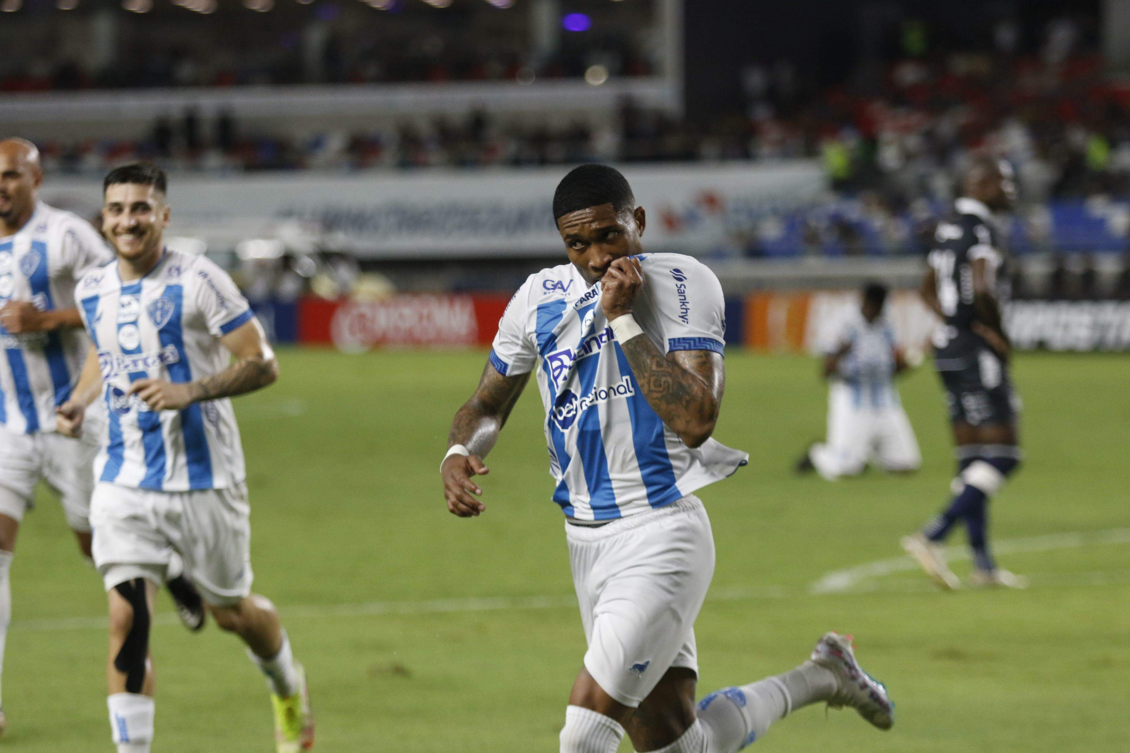 Futebol: o Brasil ainda é bom nisso?