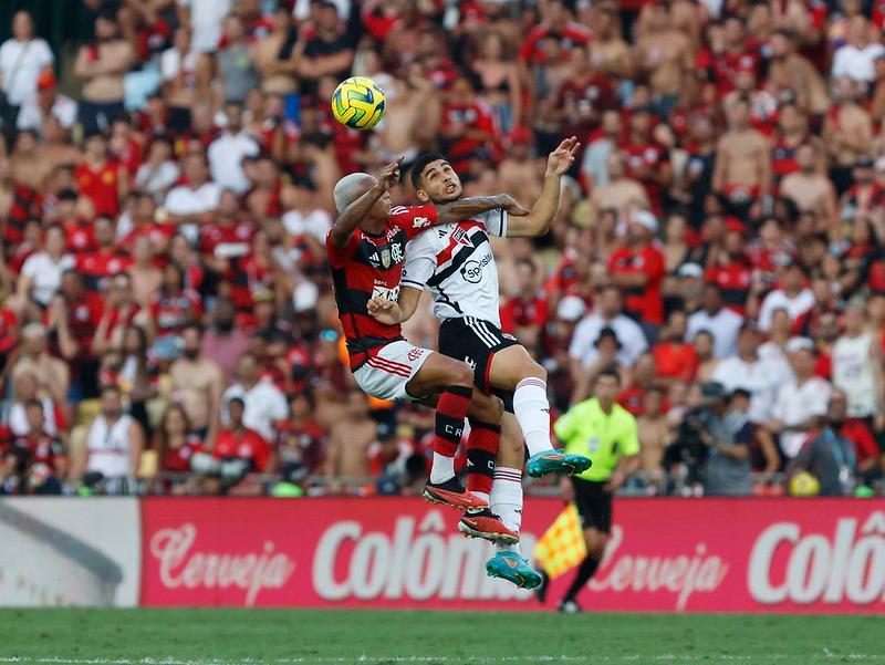 São Paulo x Corinthians ao vivo pelo Brasileirão: onde assistir online, que  horas é o jogo e escalações para o jogo deste sábado - Fator Click