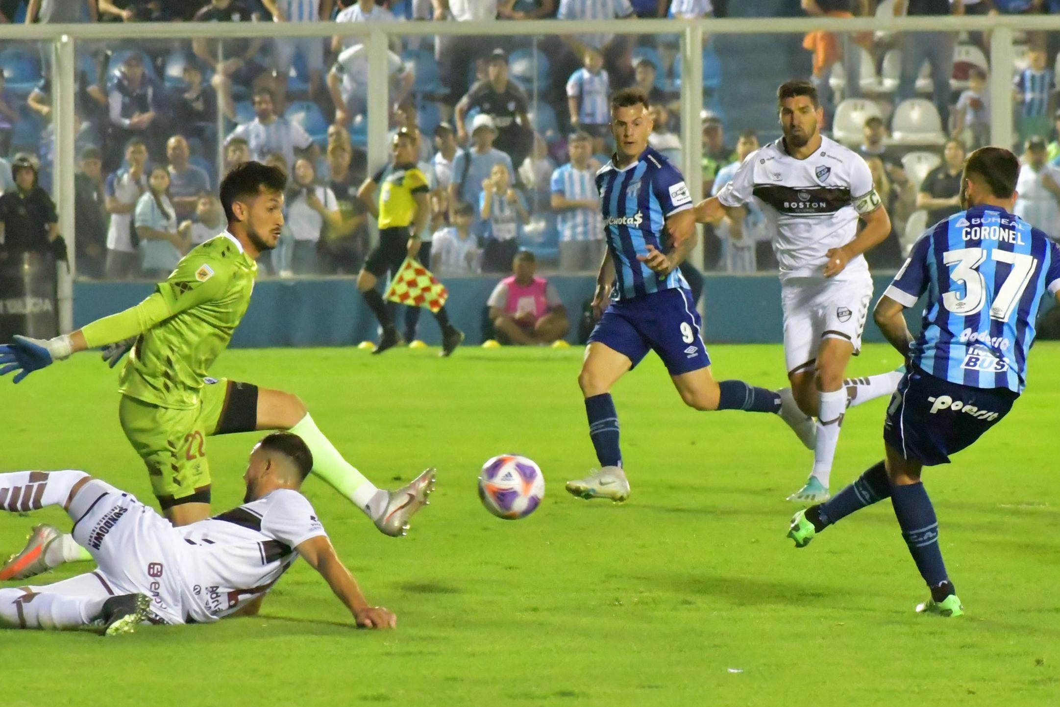 Lanús x Vélez Sarsfield: onde assistir ao vivo hoje (20/07) pelo Campeonato  Argentino, Futebol