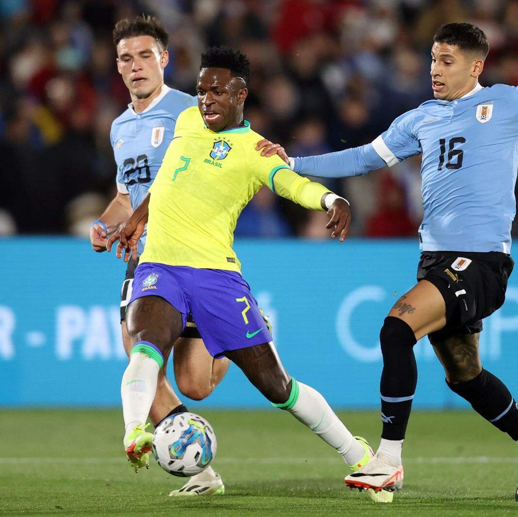 VÍDEO: Galvão Bueno detona a seleção após derrota para o Uruguai