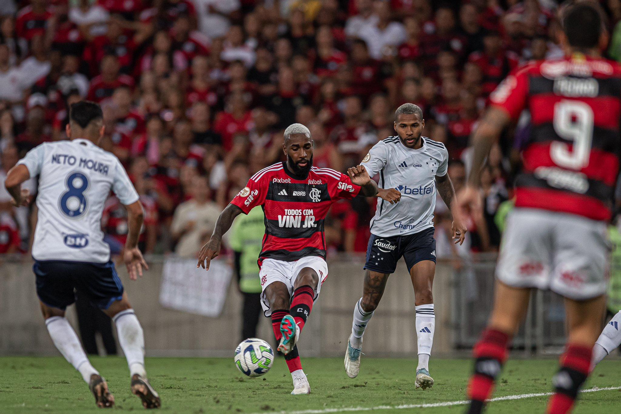 Flamengo x Vasco: onde assistir ao vivo, horário e escalações do jogo pelo  Brasileirão - Lance!