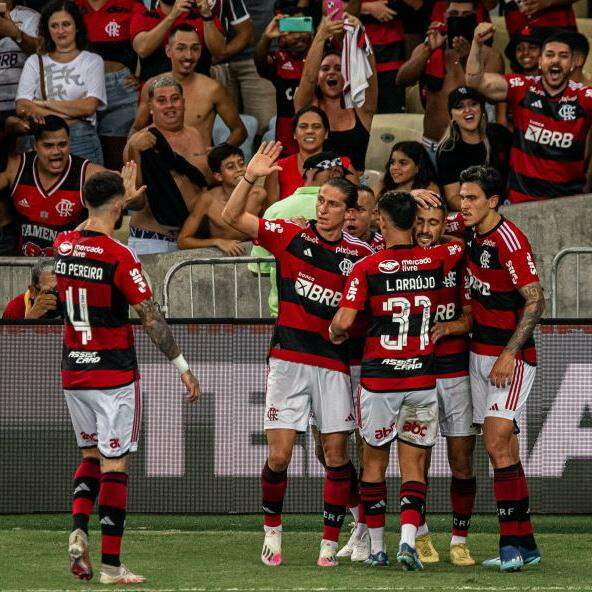 Três jogadores formados nas categorias de base do Flamengo devem ser