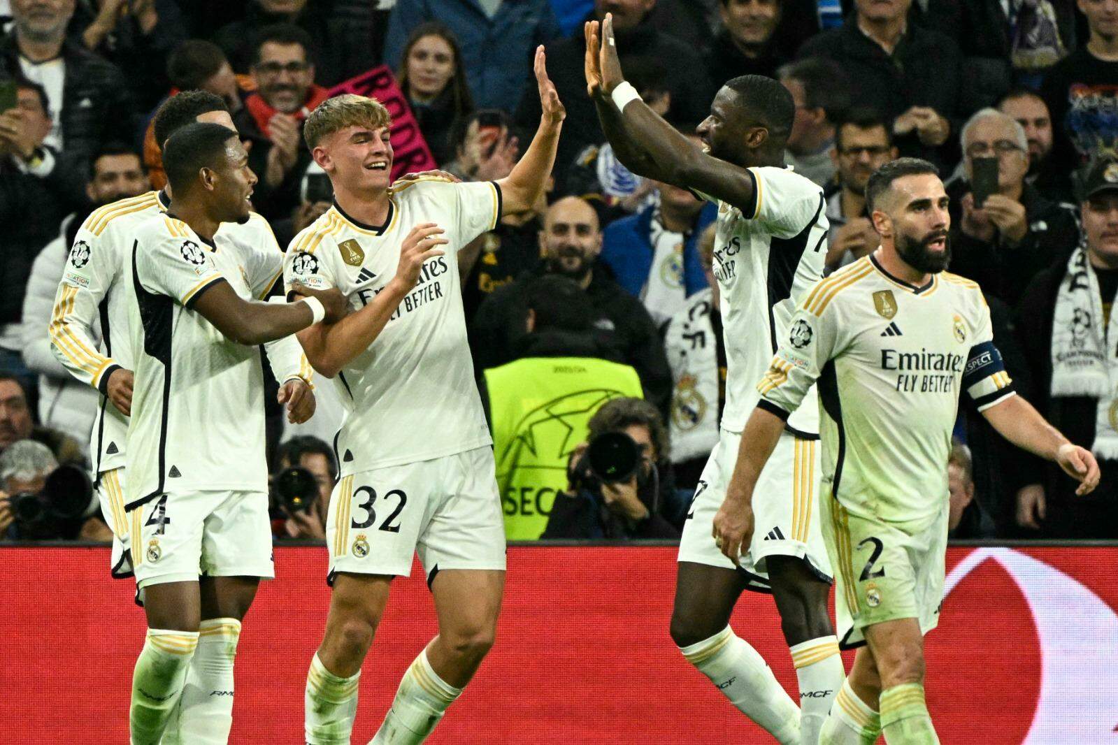 Rodrygo e Bellingham brilham, e Real Madrid vence Napoli na Champions League