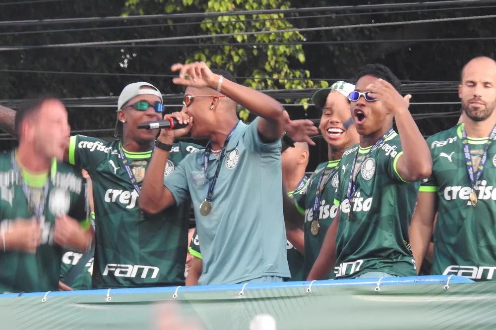 FESTA DO TÍTULO! JOGADORES DO PALMEIRAS COMEMORANDO 