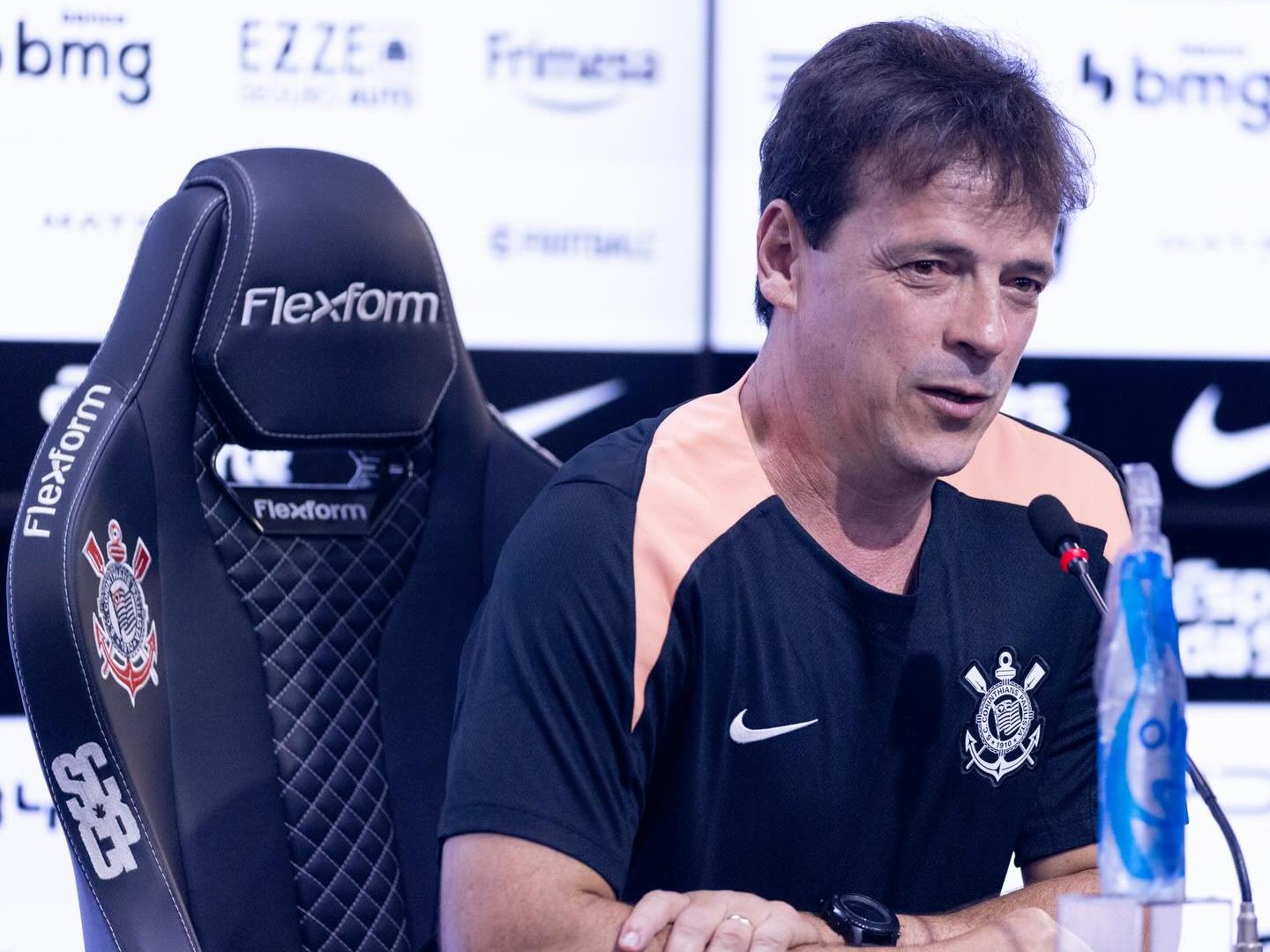 Fernando Diniz, técnico do Corinthians