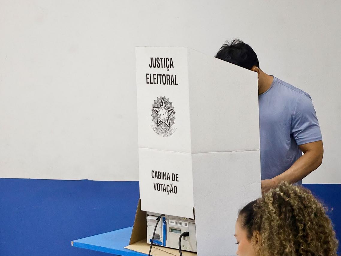 Com 31,80% das urnas apuradas, índice de abstenção está em 19,29%, menor do que no 1º turno