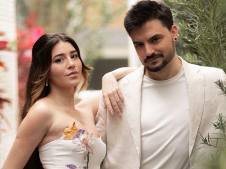 Felipe Neto oficializa casamento com Juliane Carvalho