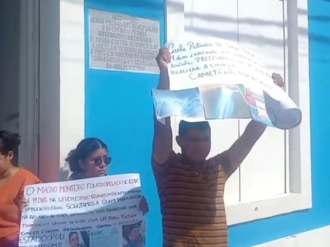 Familiares de pacientes protestaram na frente do Hospital Municipal de Cametá.