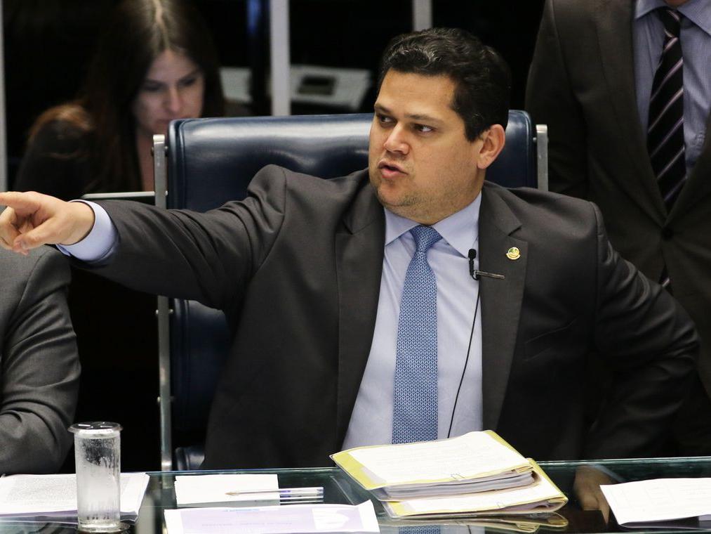 Alcolumbre sobre 6x1: 'meu compromisso foi feito, assumido, está na pauta e vai ser deliberado'