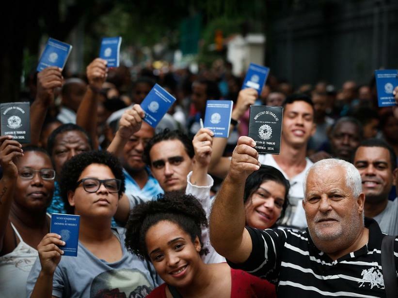 Senadores aliados vão ao QG de Lula gravar propaganda sobre fim da escala 6x1