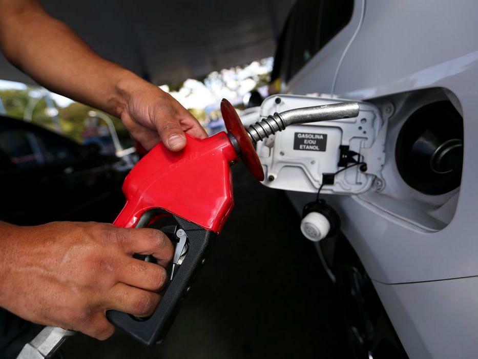 Em uma sequência de stories, no Instagram, a influencer afirmou que, ao pegar estrada, depois de abastecer o carro em um posto de gasolina, localizado na avenida Mário Covas, em Ananindeua, o veículo deu problema